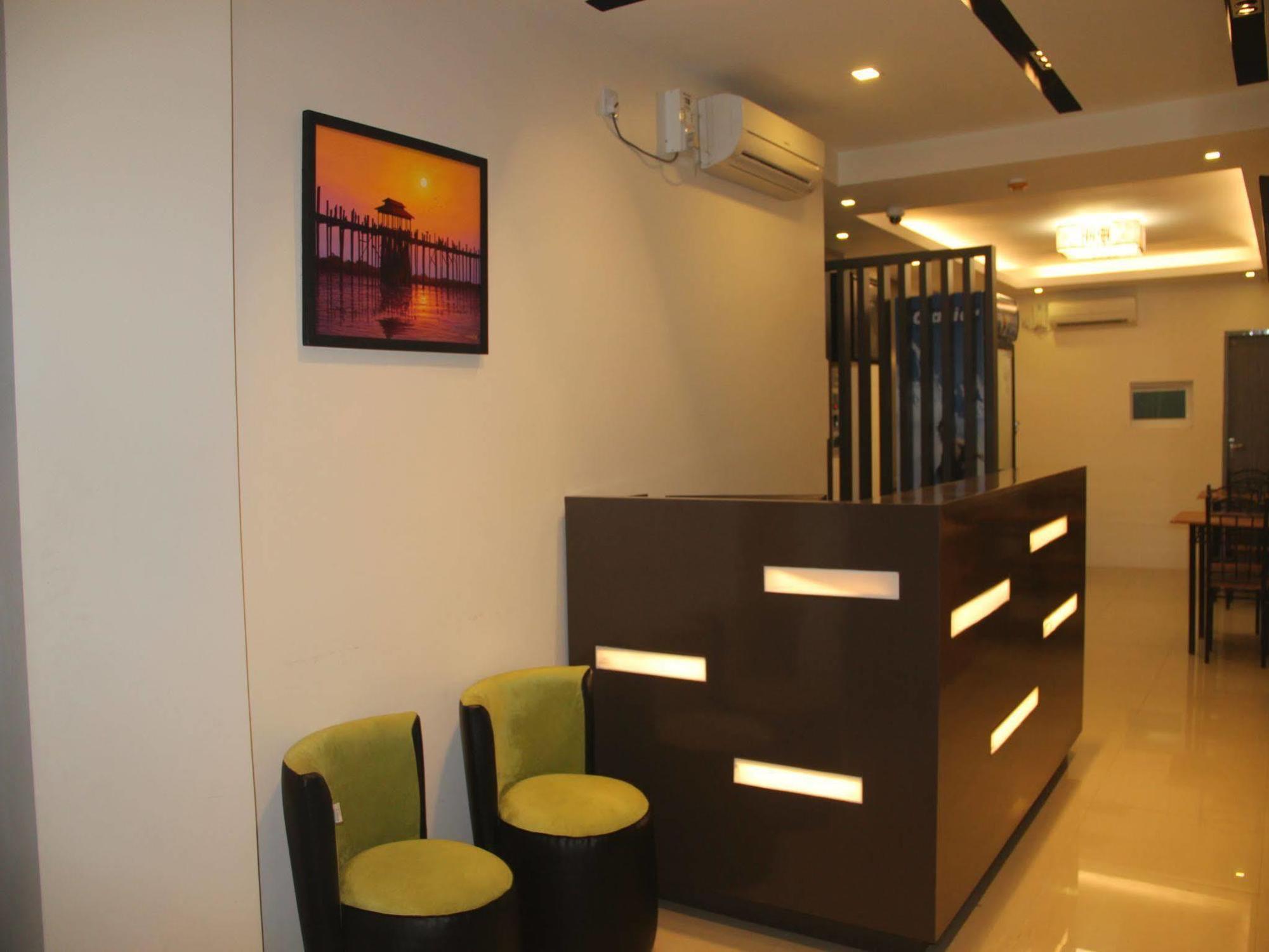 The Vibe Inn Yangon Luaran gambar