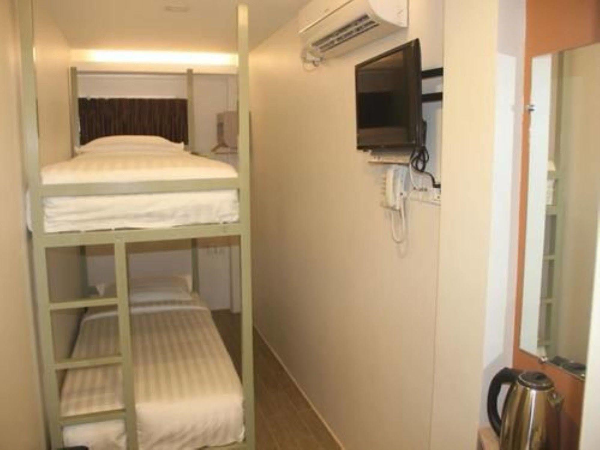The Vibe Inn Yangon Luaran gambar