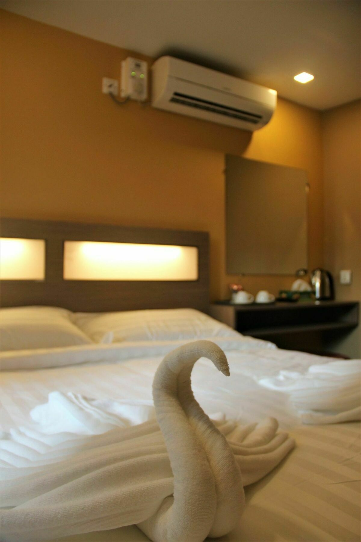 The Vibe Inn Yangon Luaran gambar