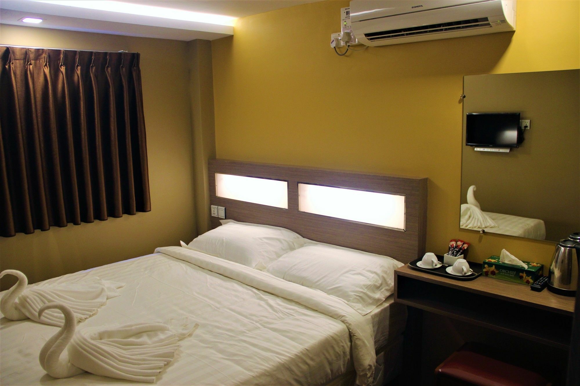 The Vibe Inn Yangon Luaran gambar