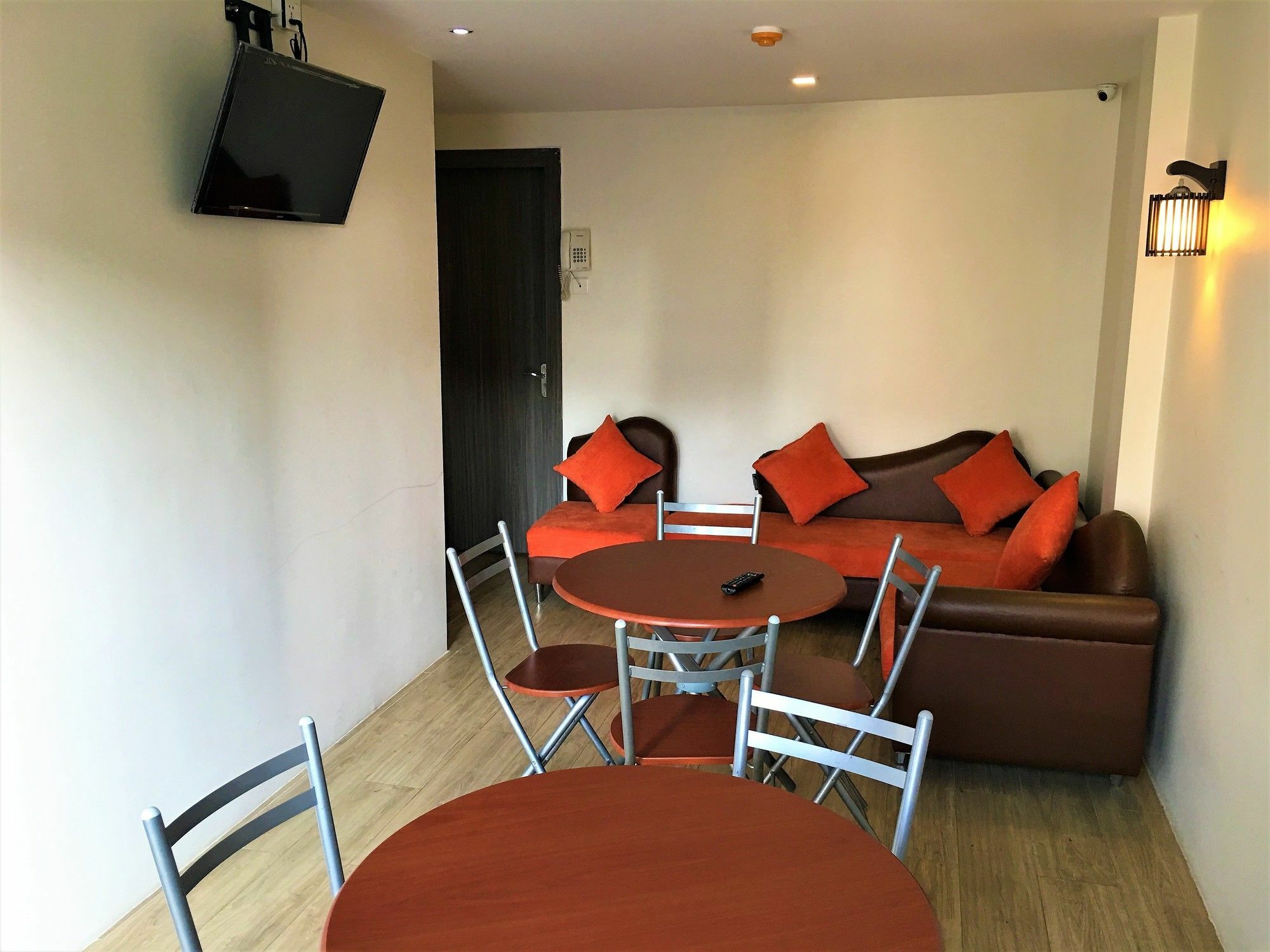 The Vibe Inn Yangon Luaran gambar