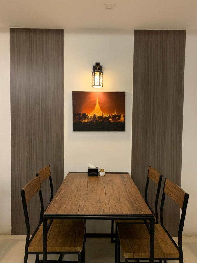 The Vibe Inn Yangon Luaran gambar